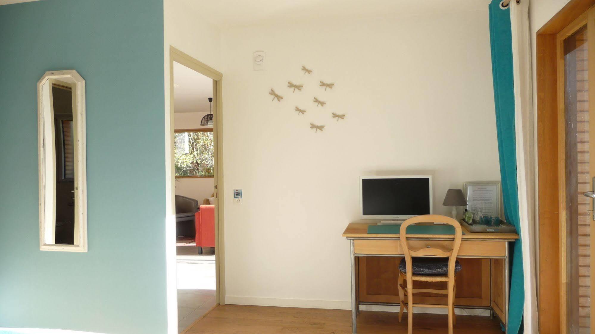 Le Jardin Aux Oiseaux Bed & Breakfast Férel Dış mekan fotoğraf